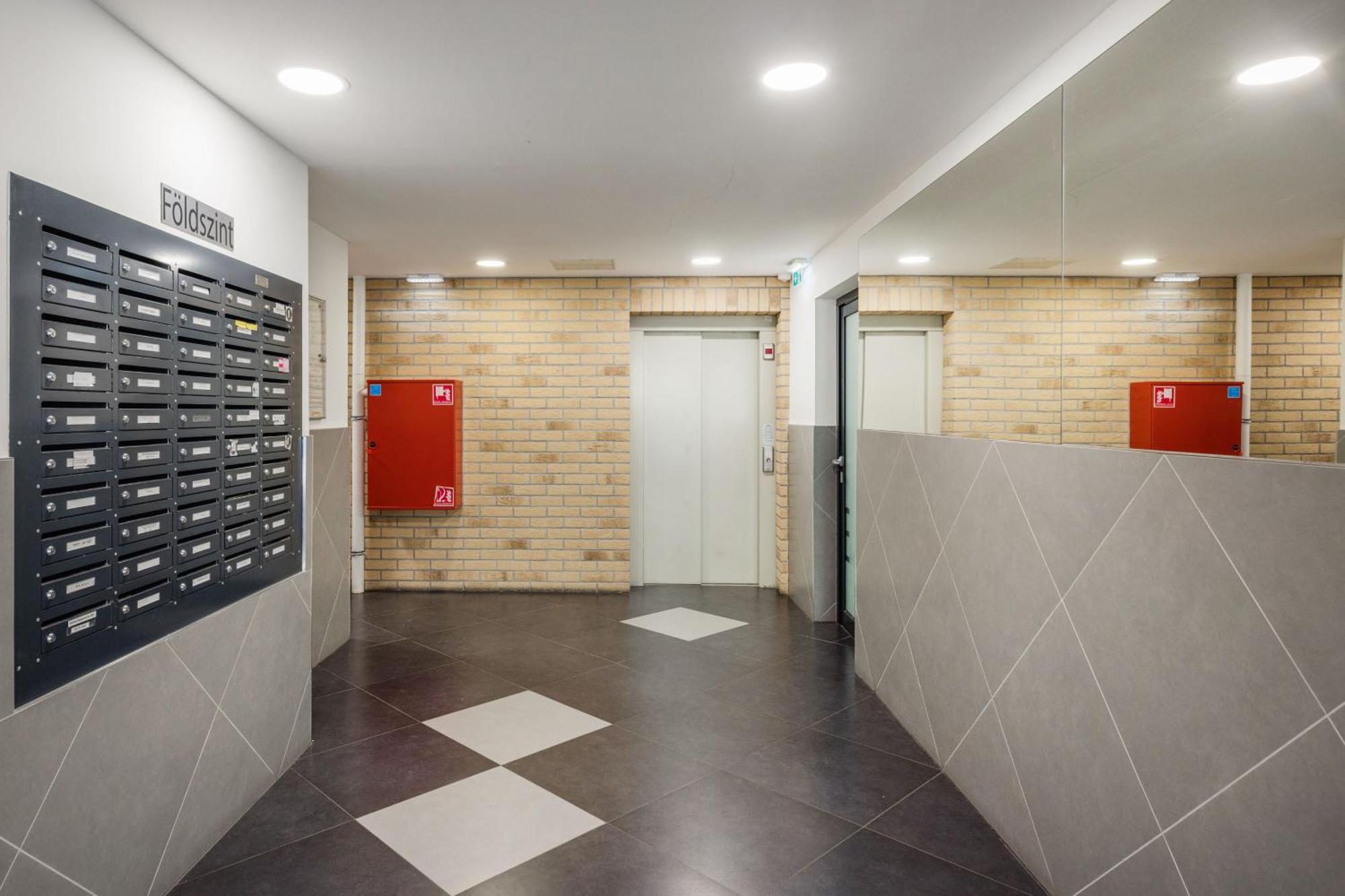 Bright Floor With Parking Apartamento